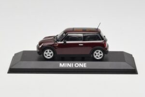 Mini One R50 Tumši Sarkans Ar Melnu Jumtu Minichamps 1:43 MINI008 Metāls