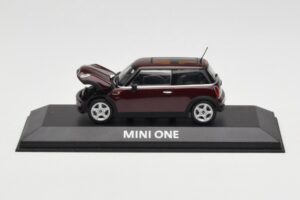 Mini One R50 Tumši Sarkans Ar Melnu Jumtu Minichamps 1:43 MINI008 Metāls — attēls 5 no 5