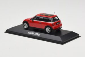 Mini One R50 Sarkans Ar Sarkanu Jumtu Minichamps 1:43 MINI001 Metāls — attēls 3 no 5