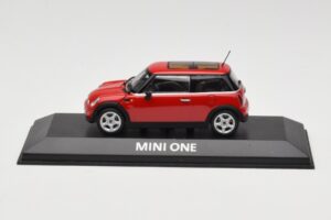 Mini One R50 Sarkans Ar Sarkanu Jumtu Minichamps 1:43 MINI001 Metāls