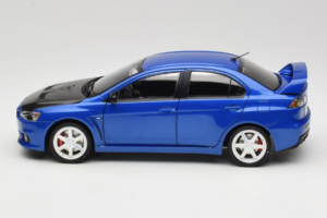 Mitsubishi Lancer Evolution X Zils OEM 1:18 MLE01 Metāls — attēls 4 no 8
