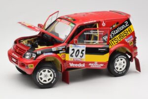 Mitsubishi Pajero Rallye Raid #205 Paris-Dakar Rally 2001 Solido 1:18 9022 Metāls — attēls 2 no 8