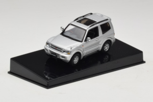 Mitsubishi Pajero SWB Sudrabs AUTOart 1:43 57113 Metāls — attēls 2 no 4