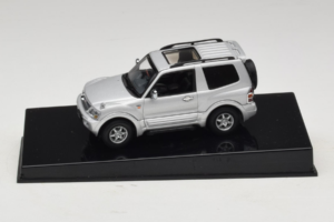 Mitsubishi Pajero SWB Sudrabs AUTOart 1:43 57113 Metāls
