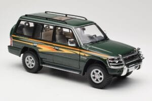 Mitsubishi Pajero V20 LWB Zaļš Sun Star 1:18 1225 Metāls — attēls 6 no 8