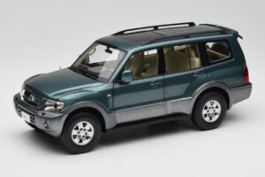Mitsubishi Pajero V73 Zaļš YC Model 1:18 241218040101010215 Metāls
