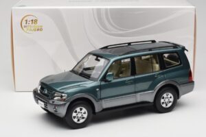 Mitsubishi Pajero V73 Zaļš YC Model 1:18 241218040101010215 Metāls — attēls 8 no 8