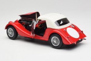 Morgan 4/4 Plus Competition Hardtop Sarkans Kyosho 1:18 08114R Metāls — attēls 5 no 8