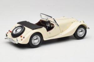 Morgan 4/4 Series II Balts Kyosho 1:18 08111W Metāls — attēls 3 no 8