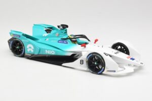 NIO 004 Team NIO #8 T. Dillmann Formula E Season 5 2019 Minichamps 1:18 114180008 Metāls — attēls 4 no 6