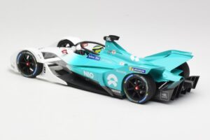 NIO 004 Team NIO #8 T. Dillmann Formula E Season 5 2019 Minichamps 1:18 114180008 Metāls — attēls 5 no 6