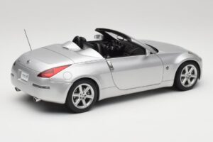 Nissan 350Z Z33 Roadster Diamond Sudrabs AUTOart 1:18 77371 Metāls — attēls 3 no 8