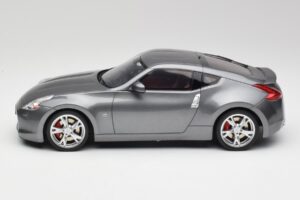 Nissan 370Z Z34 Gun Metallic Otto 1:18 OT465 Sveķi — attēls 3 no 6