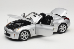 Nissan Fairlady Z Z33 Roadster Diamond Silver AUTOart 1:18 77376 Metāls — attēls 2 no 8