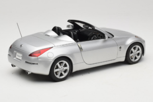 Nissan Fairlady Z Z33 Roadster Diamond Silver AUTOart 1:18 77376 Metāls — attēls 3 no 8