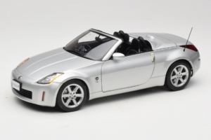 Nissan Fairlady Z Z33 Roadster Diamond Silver AUTOart 1:18 77376 Metāls