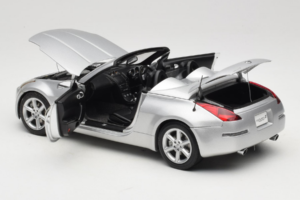 Nissan Fairlady Z Z33 Roadster Diamond Silver AUTOart 1:18 77376 Metāls — attēls 5 no 8