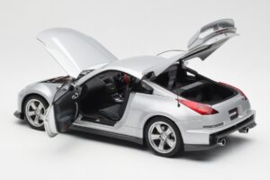 Nissan Fairlady Z Z34 NISMO Type 380RS Sudrabs AUTOart 1:18 77401 Metāls — attēls 5 no 8