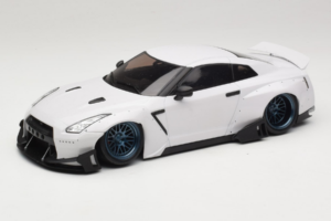 Nissan GT-R R35 Boost Wars 2 Balts Jp Kraemo 1:18 KRAEMO001 Metāls — attēls 2 no 7