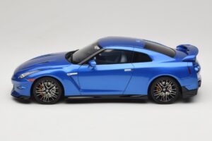 Nissan GT-R R35 Skyline Edition Bayside Blue GT Spirit 1:18 GT521 Sveķi — attēls 3 no 6