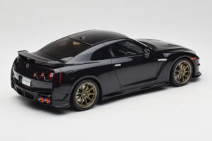 Nissan GT-R R35 Takumi Edition Midnight Purple GT Spirit 1:18 GT932 Sveķi — attēls 2 no 6