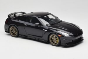 Nissan GT-R R35 Takumi Edition Midnight Purple GT Spirit 1:18 GT932 Sveķi — attēls 4 no 6