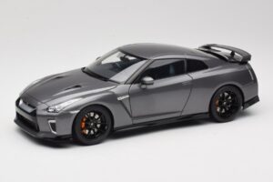 Nissan GT-R R35 Track Edition NISMO Gun Metallic MotorHelix 1:18 M83507 Metāls