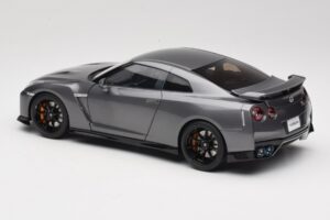 Nissan GT-R R35 Track Edition NISMO Gun Metallic MotorHelix 1:18 M83507 Metāls — attēls 7 no 8