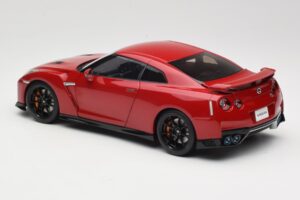 Nissan GT-R R35 Track Edition NISMO Vibrant Red MotorHelix 1:18 M83511 Metāls — attēls 7 no 8