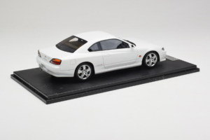 Nissan Silvia S15 Spec-S Balts Cracked Plexi One Model 1:18 REMC034 Metāls — attēls 3 no 7