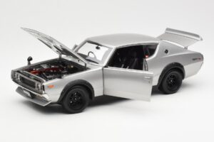 Nissan Skyline 2000 GT-R KPGC110 Sudrabs Kyosho 1:18 08255S Metāls — attēls 2 no 8