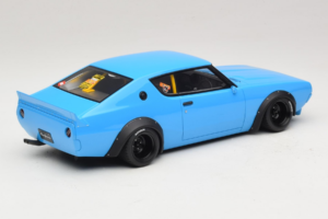 Nissan Skyline 2000 GT-R KPGC110 LB Works Zils Otto 1:18 OT1210 Sveķi — attēls 5 no 6