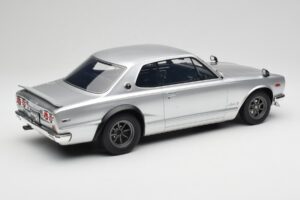 Nissan Skyline C10 2000 GT-R Sudrabs Otto 1:12 G094 Sveķi — attēls 2 no 6