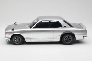 Nissan Skyline C10 2000 GT-R Sudrabs Otto 1:12 G094 Sveķi — attēls 3 no 6