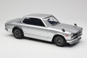 Nissan Skyline C10 2000 GT-R Sudrabs Otto 1:12 G094 Sveķi — attēls 4 no 6