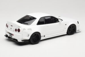 Nissan Skyline GT-R BNR34 by KRC Pearl White Otto 1:18 OT1135 Sveķi — attēls 2 no 6