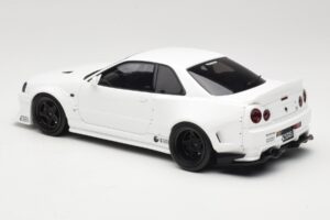 Nissan Skyline GT-R BNR34 by KRC Pearl White Otto 1:18 OT1135 Sveķi — attēls 5 no 6