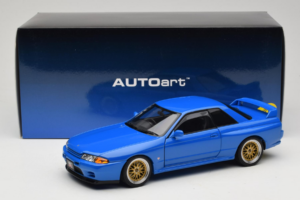 Nissan Skyline GT-R R32 V-Spec II Tuned Zils AUTOart 1:18 77415 Metāls — attēls 8 no 8