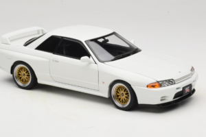 Nissan Skyline GT-R R32 V-Spec II Tuned Crystal White AUTOart 1:18 77416 Metāls — attēls 6 no 8