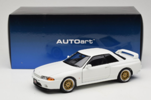 Nissan Skyline GT-R R32 V-Spec II Tuned Crystal White AUTOart 1:18 77416 Metāls — attēls 8 no 8