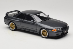 Nissan Skyline GT-R R32 V-Spec II Tuned Gun Grey Metallic AUTOart 1:18 77417 Metāls — attēls 6 no 8