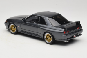 Nissan Skyline GT-R R32 V-Spec II Tuned Gun Grey Metallic AUTOart 1:18 77417 Metāls — attēls 7 no 8
