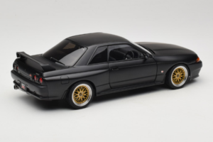 Nissan Skyline GT-R R32 V-Spec II Tuned Version Matt Black AUTOart 1:18 77418 Metāls — attēls 3 no 8