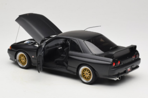 Nissan Skyline GT-R R32 V-Spec II Tuned Version Matt Black AUTOart 1:18 77418 Metāls — attēls 5 no 8