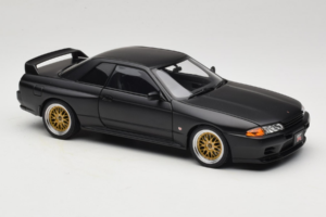 Nissan Skyline GT-R R32 V-Spec II Tuned Version Matt Black AUTOart 1:18 77418 Metāls — attēls 6 no 8