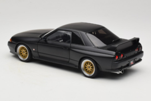 Nissan Skyline GT-R R32 V-Spec II Tuned Version Matt Black AUTOart 1:18 77418 Metāls — attēls 7 no 8