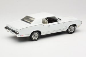 Oldsmobile Cutlass SX Balts ERTL 1:18 33775 Metāls — attēls 3 no 8