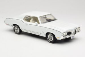 Oldsmobile Cutlass SX Balts ERTL 1:18 33775 Metāls — attēls 6 no 8