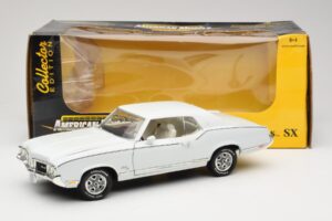 Oldsmobile Cutlass SX Balts ERTL 1:18 33775 Metāls — attēls 8 no 8