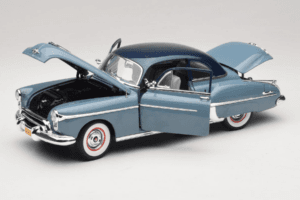 Oldsmobile 88 Zils Grease Auto World 1:18 AWSS103/06 Metāls — attēls 2 no 8